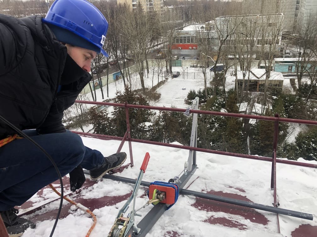 Проверка ограждения кровли в Москве